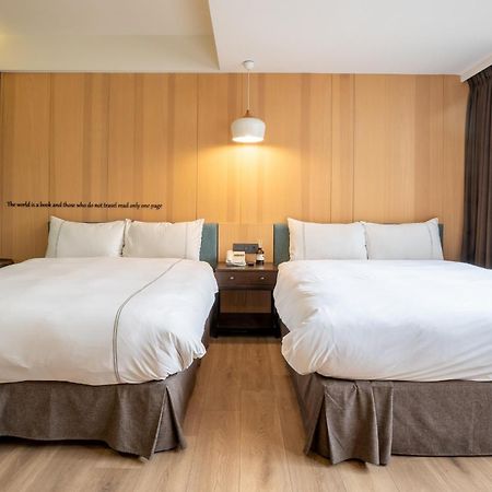 Check Inn Taichung Wenxin Zhongqing Esterno foto