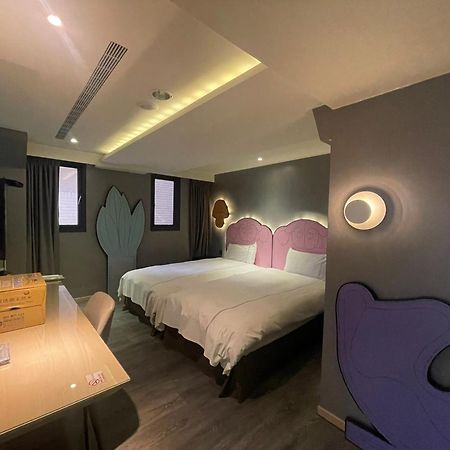 Check Inn Taichung Wenxin Zhongqing Esterno foto
