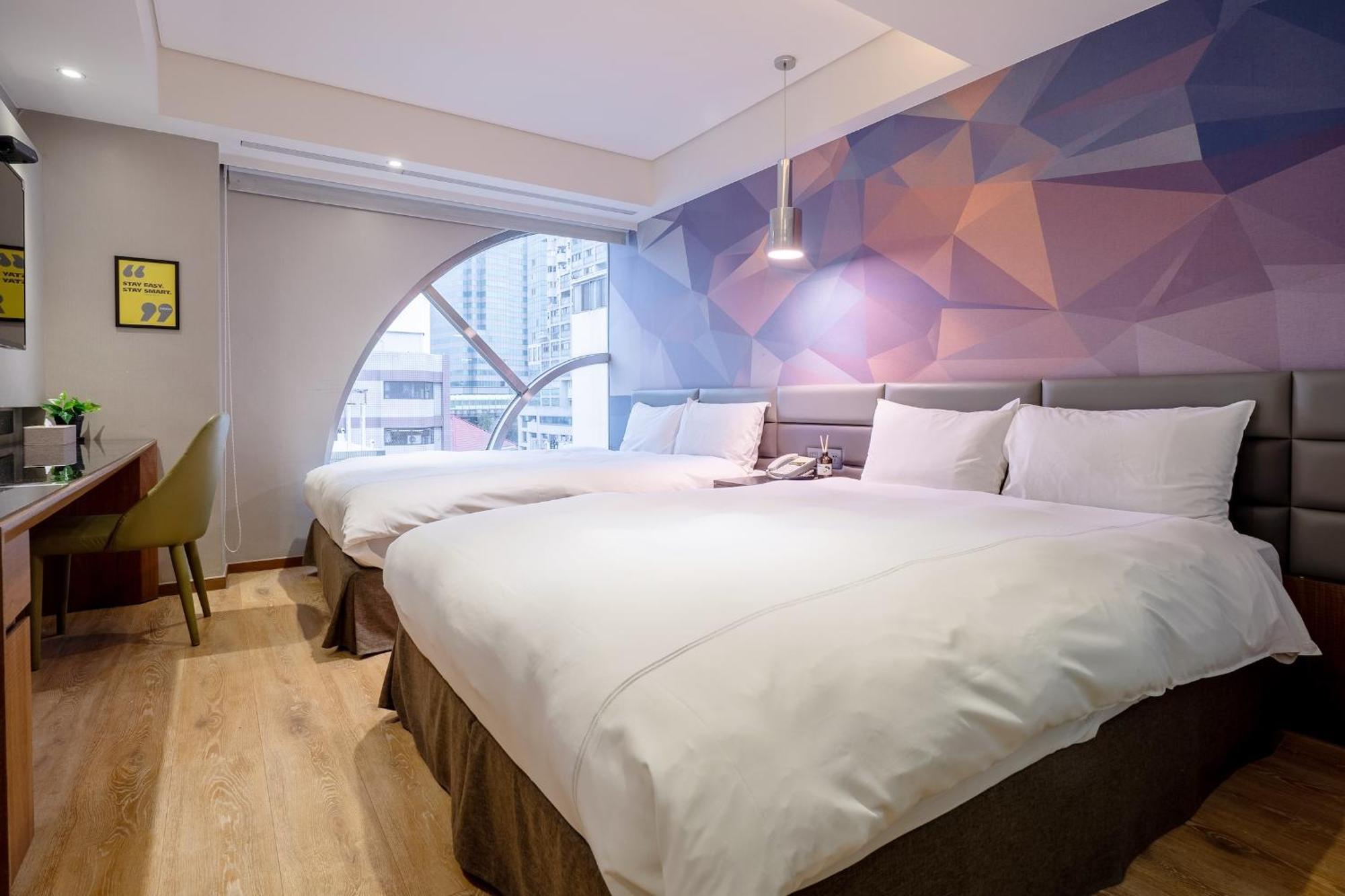 Check Inn Taichung Wenxin Zhongqing Esterno foto