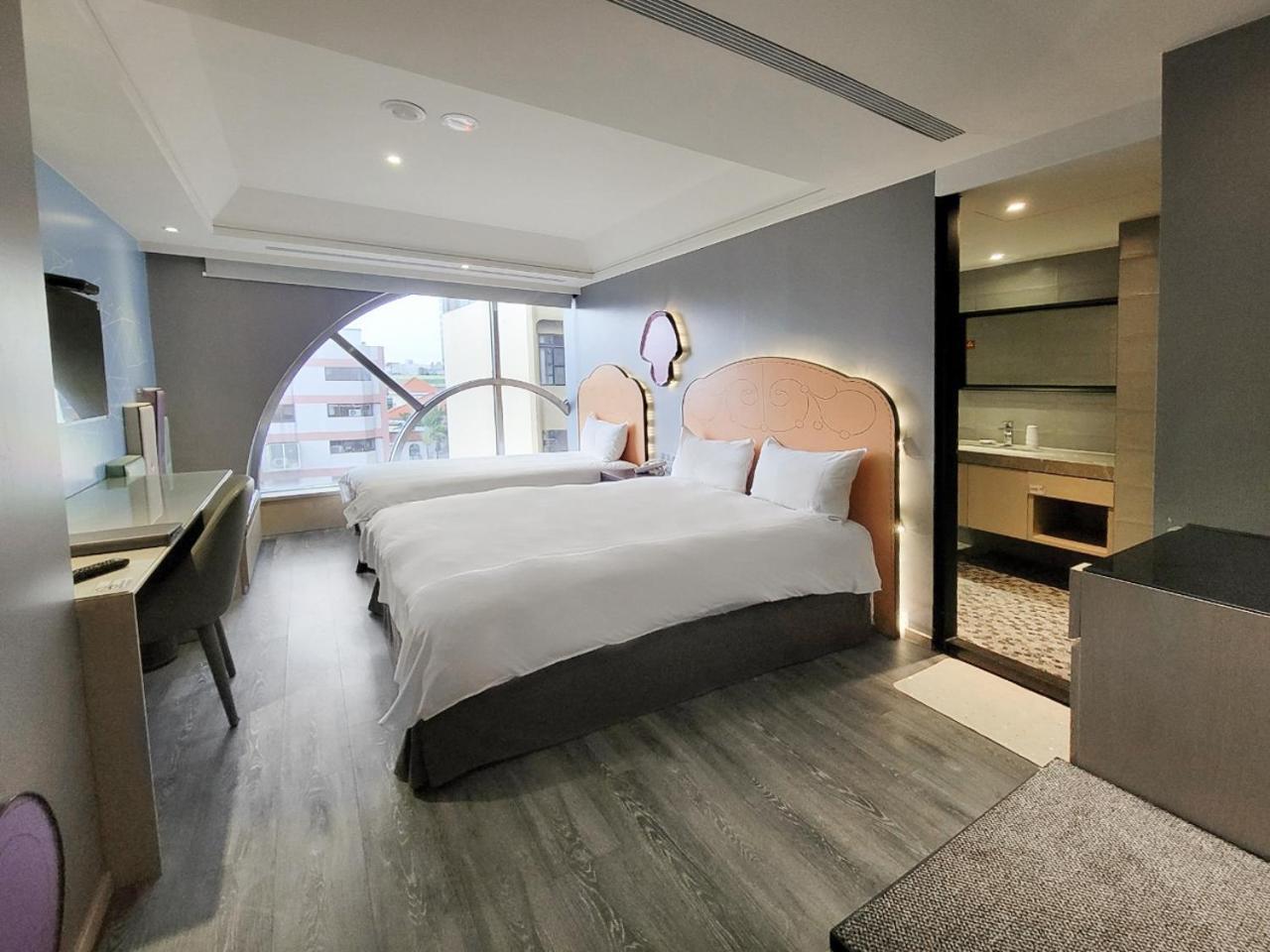 Check Inn Taichung Wenxin Zhongqing Esterno foto