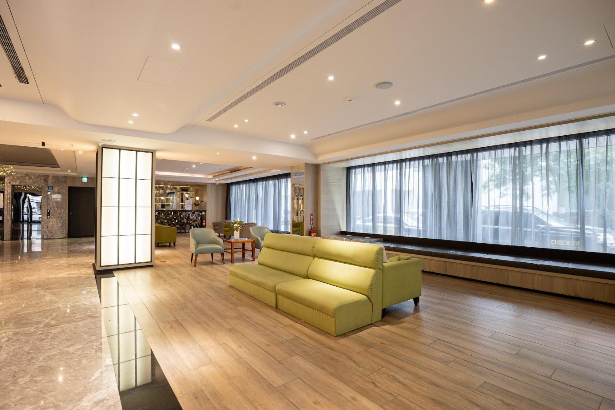 Check Inn Taichung Wenxin Zhongqing Esterno foto