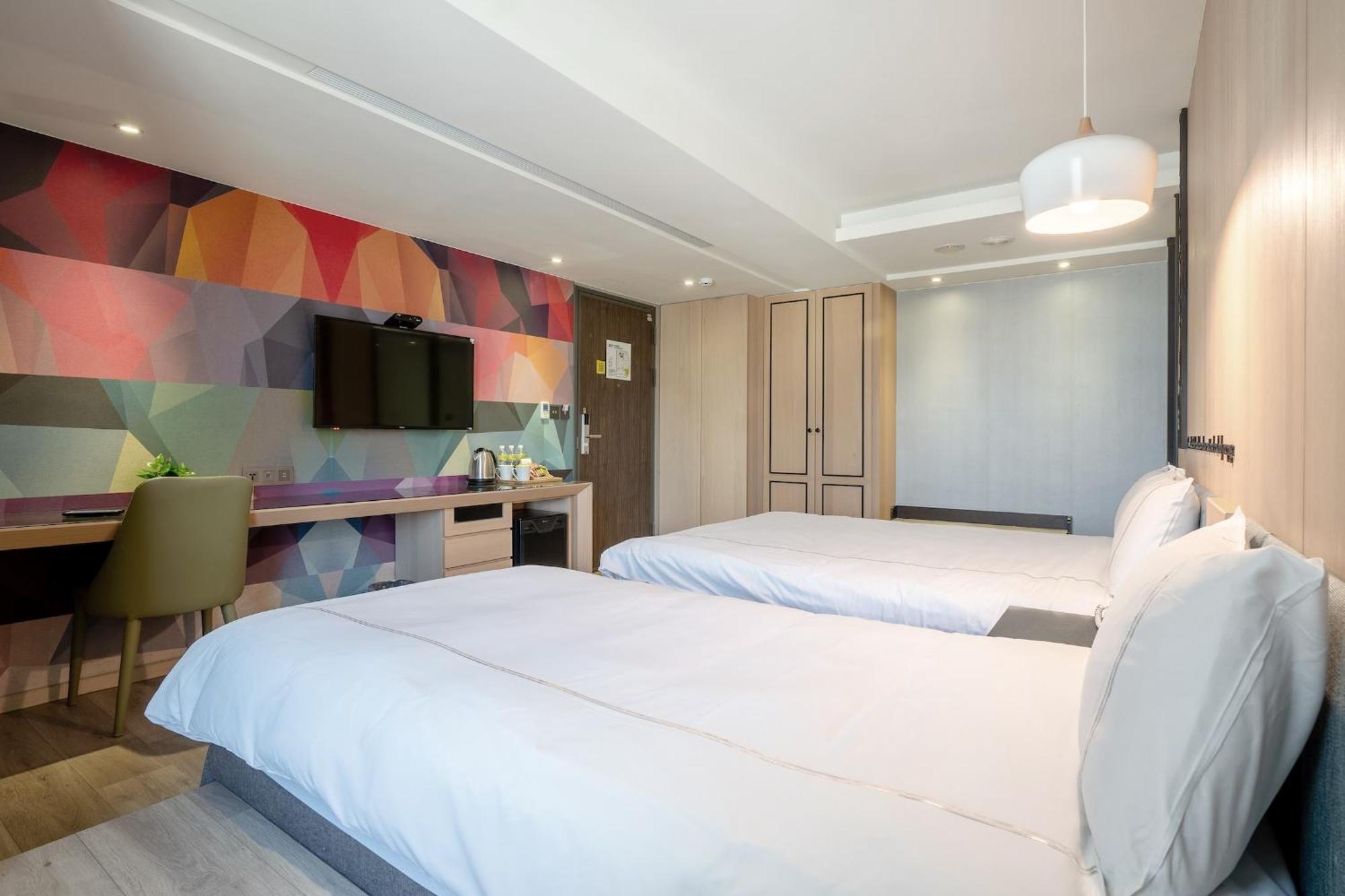 Check Inn Taichung Wenxin Zhongqing Esterno foto