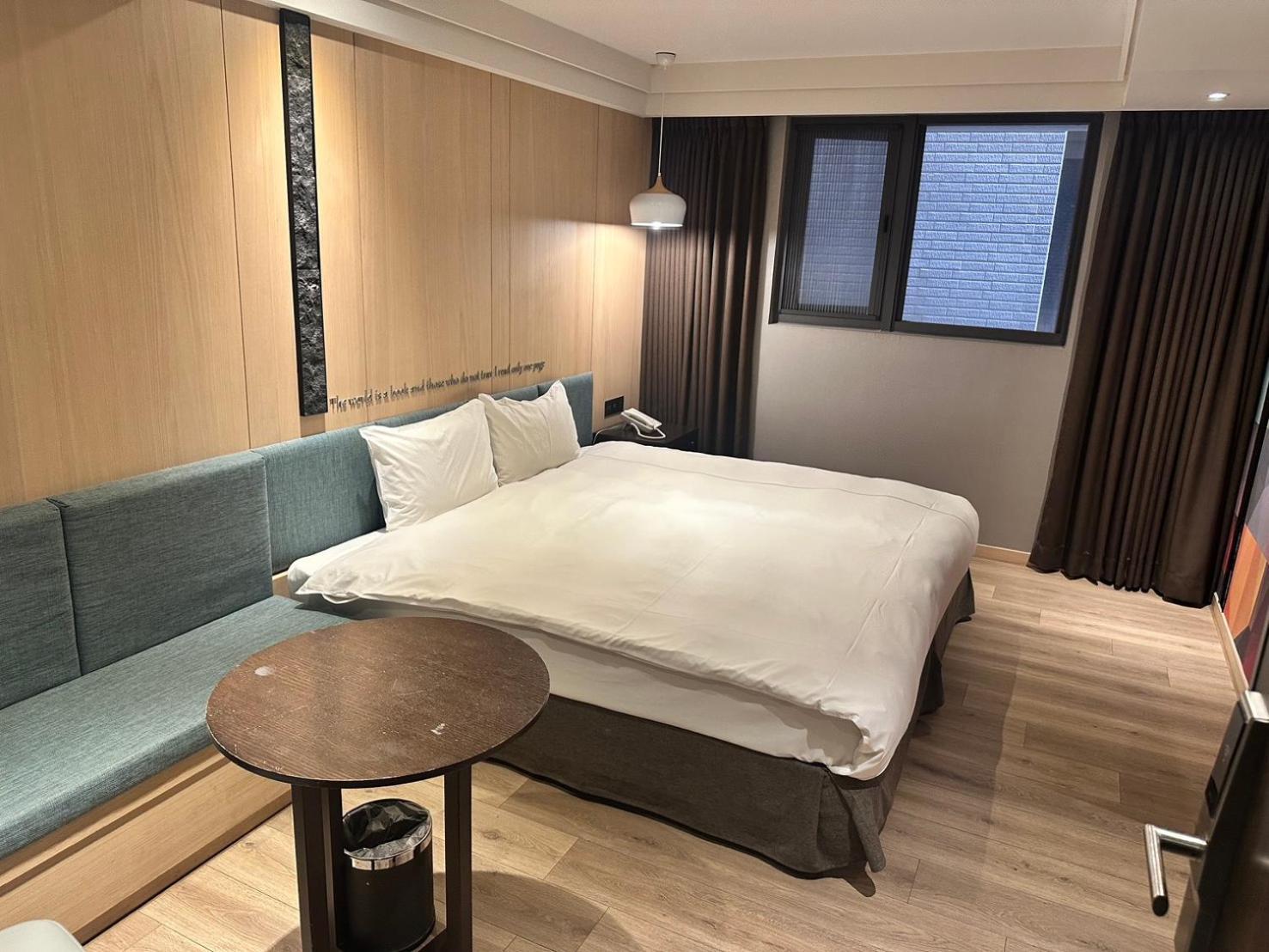Check Inn Taichung Wenxin Zhongqing Esterno foto