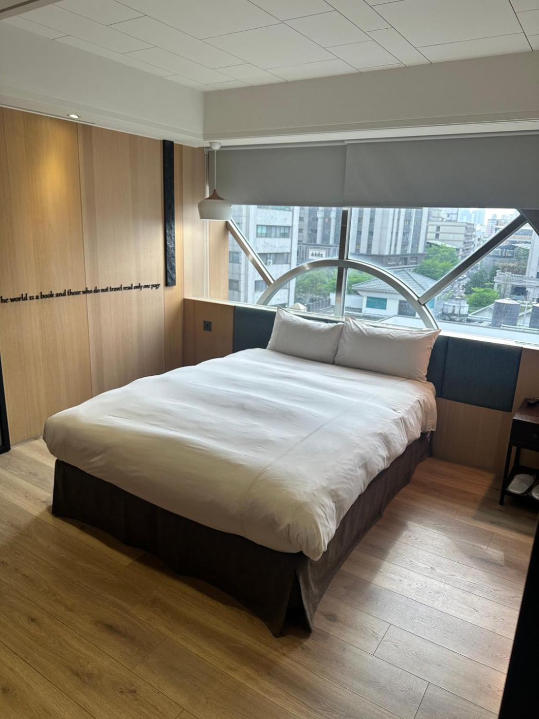 Check Inn Taichung Wenxin Zhongqing Esterno foto