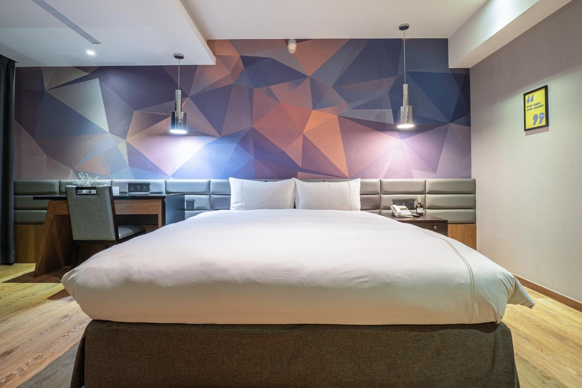 Check Inn Taichung Wenxin Zhongqing Esterno foto